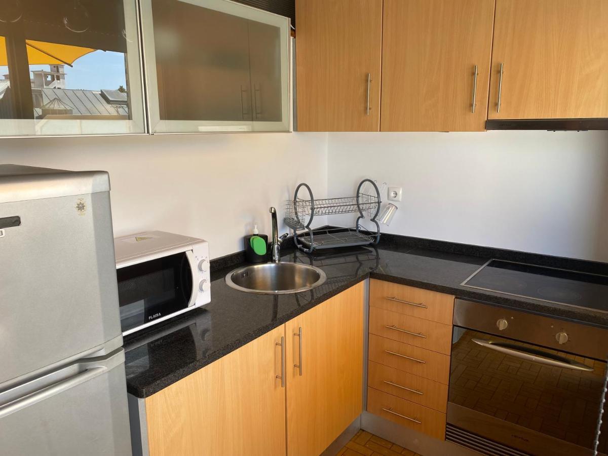 Apartamento Com Patio Na Rua Principal Da Cidade بورتو المظهر الخارجي الصورة