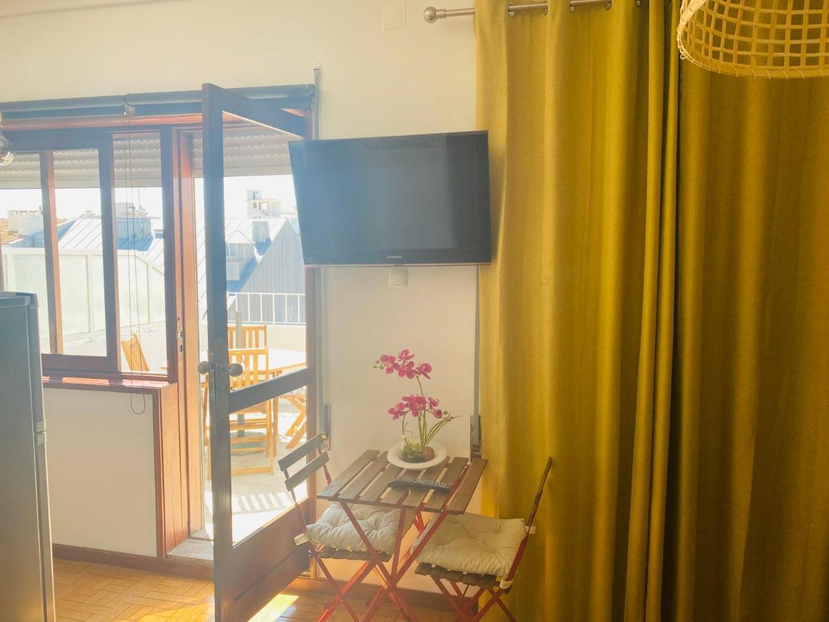 Apartamento Com Patio Na Rua Principal Da Cidade بورتو المظهر الخارجي الصورة